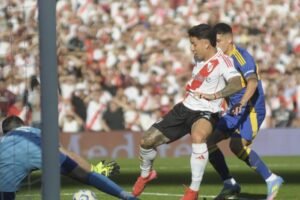 Driussi convierte el gol del triunfo para el equipo de Núñez. Imagen: Alejandro Leiva